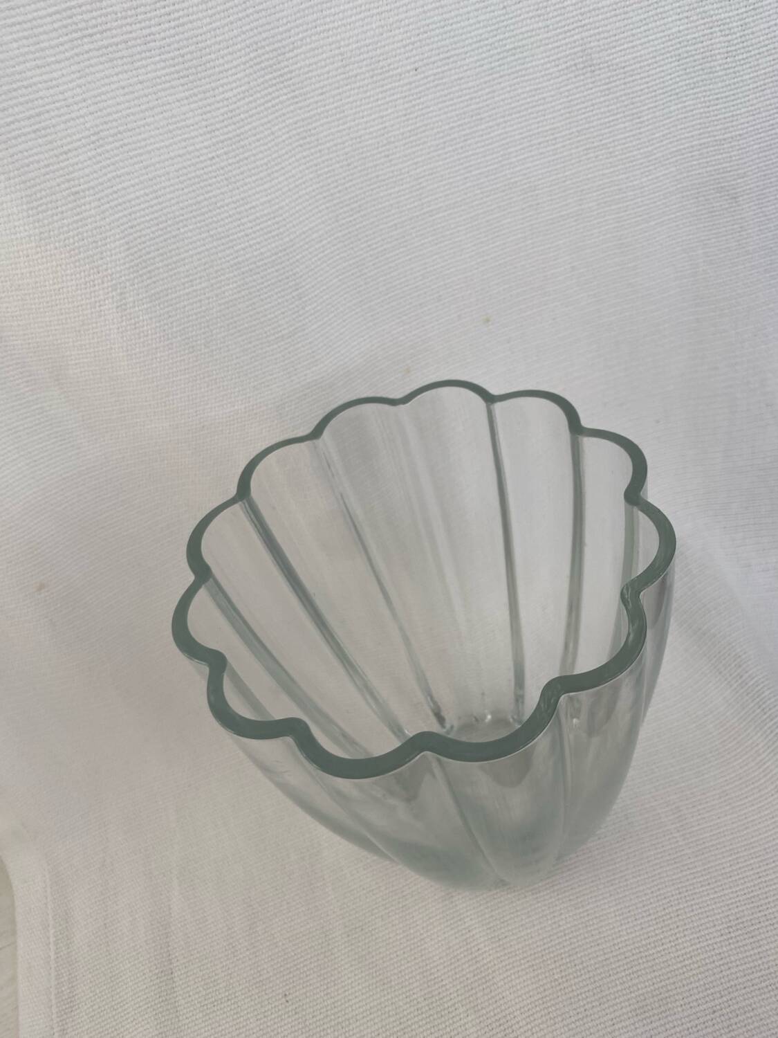 Glass vase