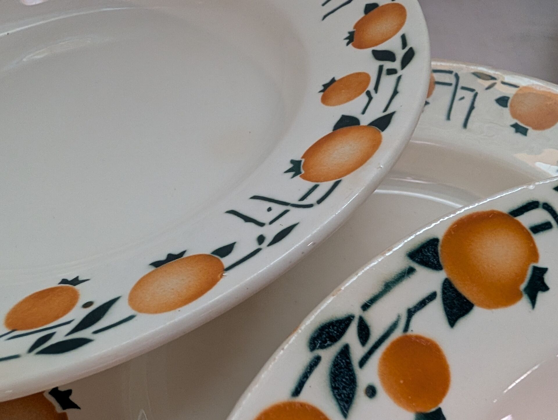 8 assiettes creuses Stivert – décor orange