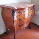 Commode galbée style louis xv