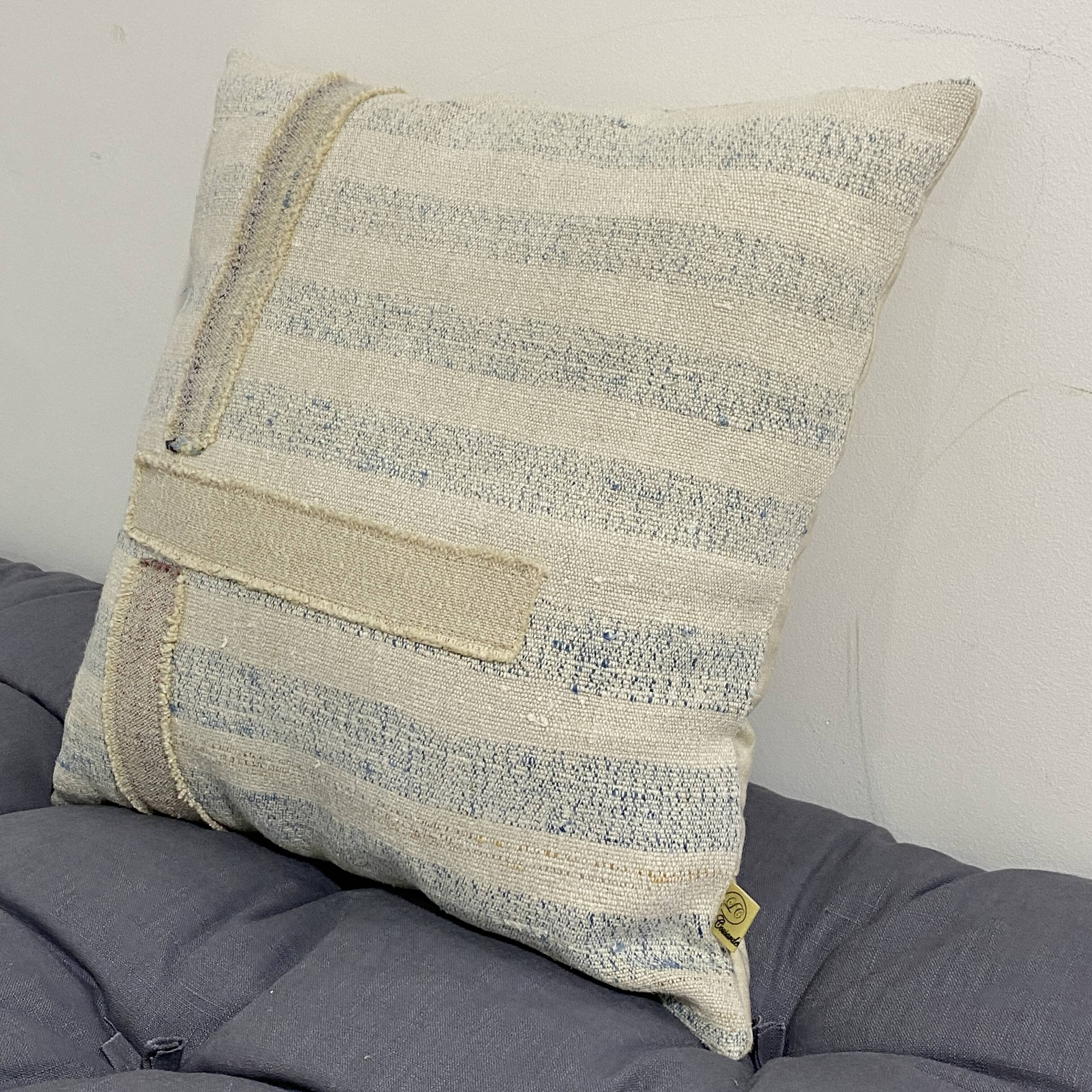 Handmade cushion in vintage fabric, Kilim style.