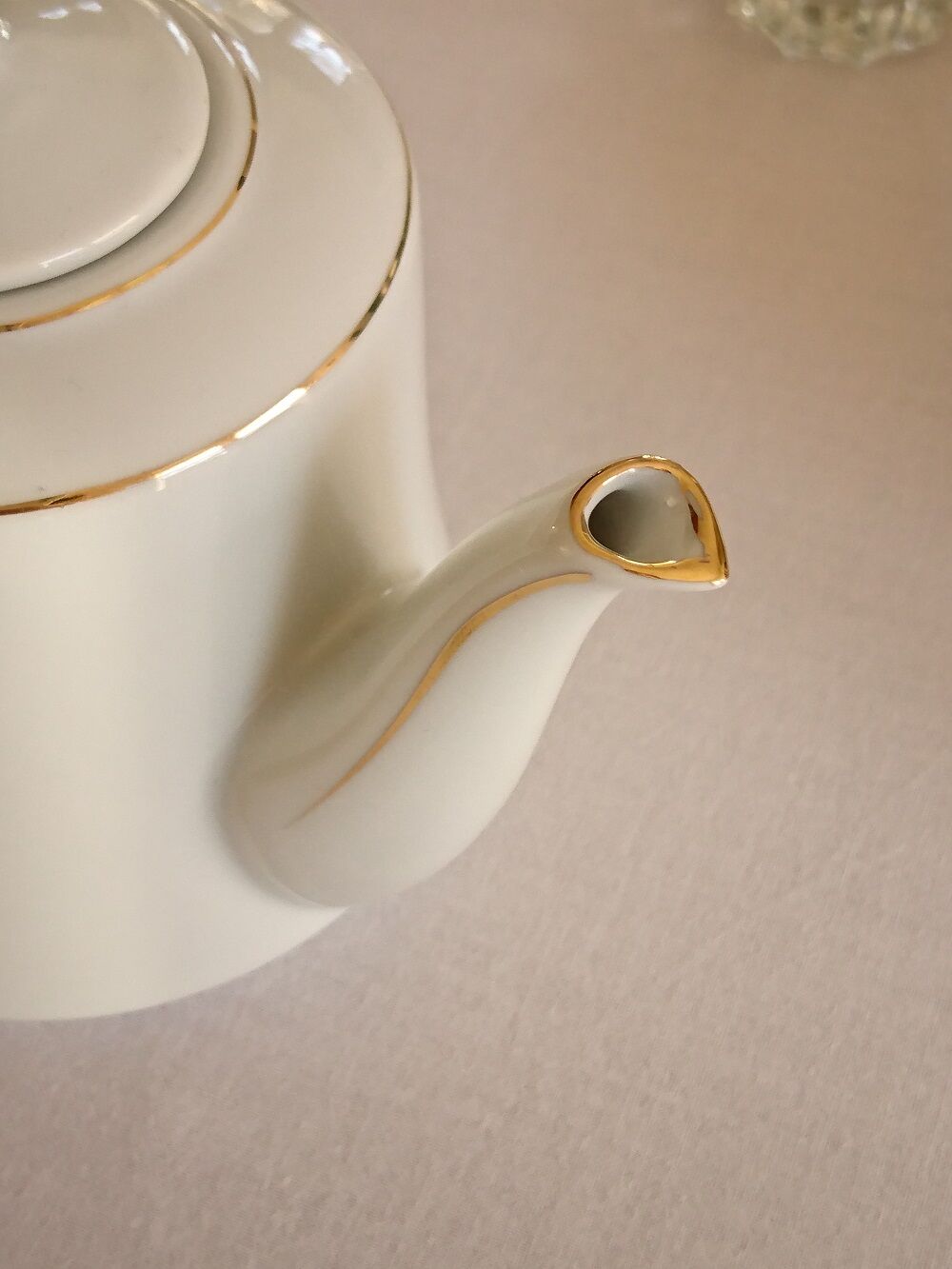 Selfish white porcelain teapot