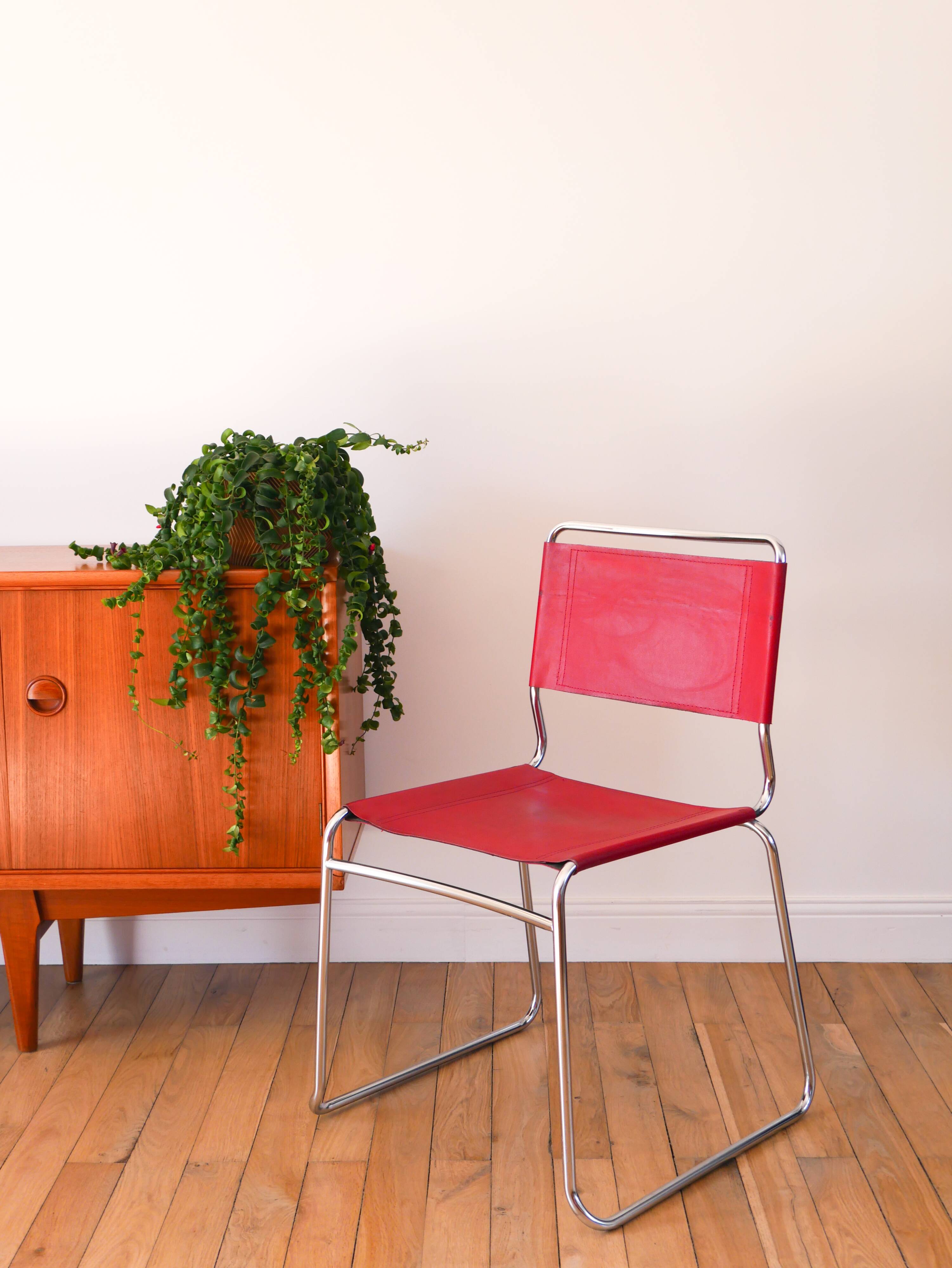 Set of 4 tubular chairs in Red Italy split leather, Design, 1970