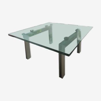 Tempered glass table