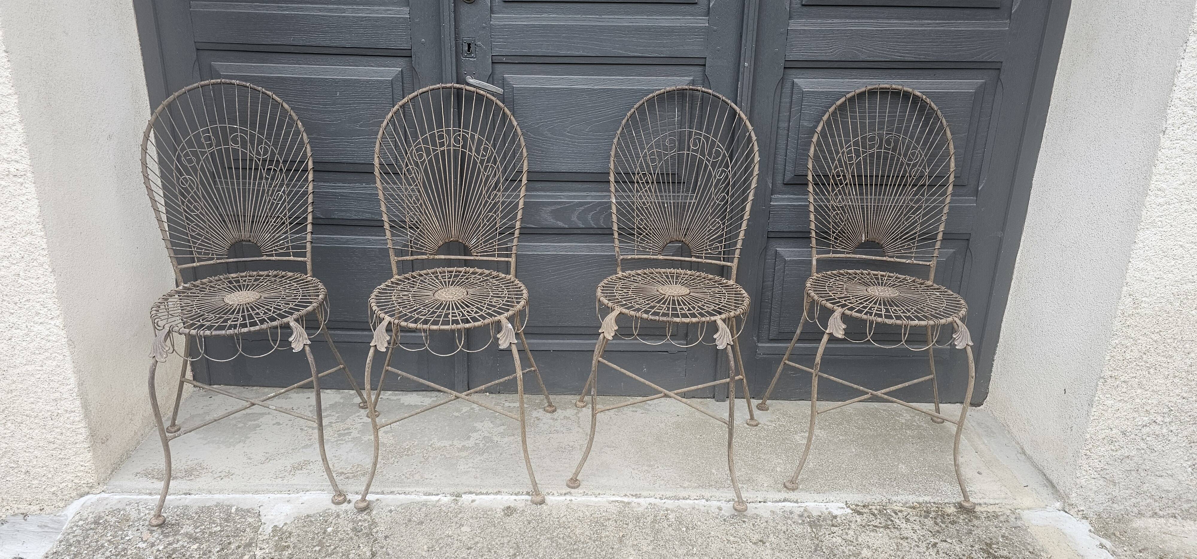 Chaises de jardin ajourées style John salterini