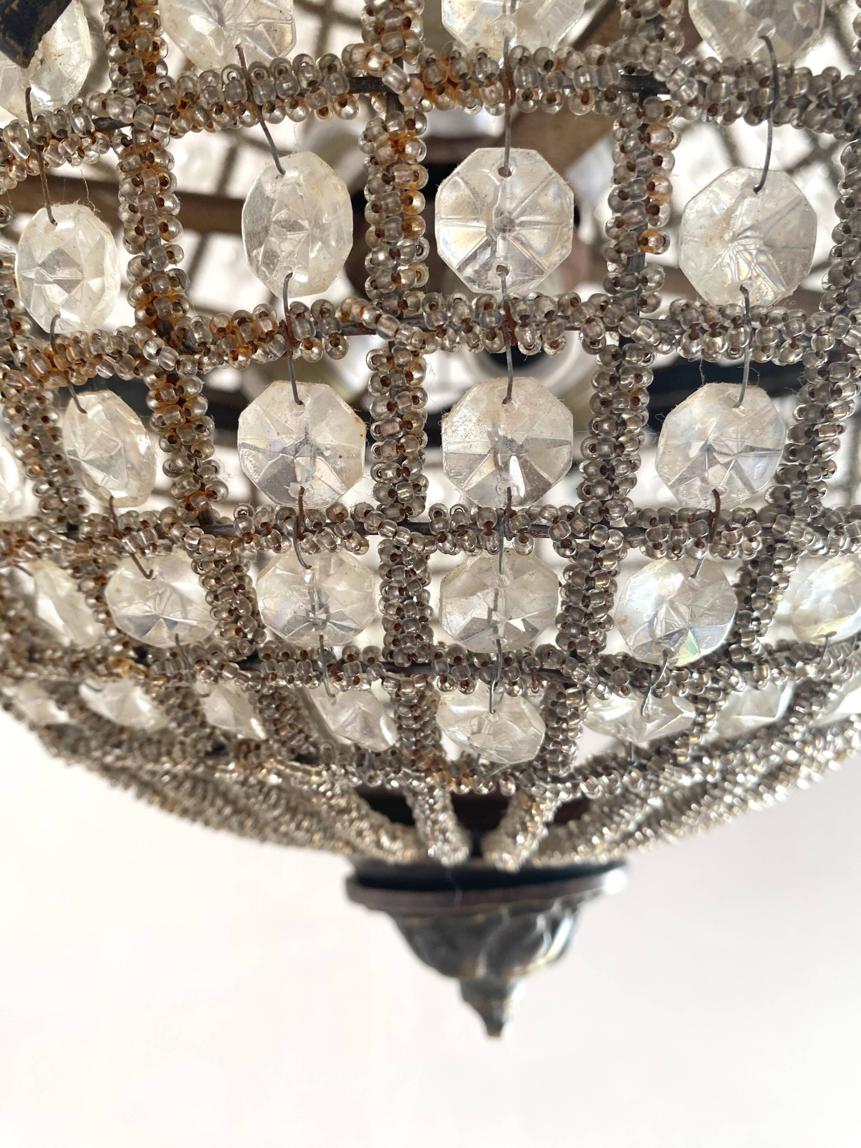 Empire-style hot air balloon chandelier with 6 lights and crystal drops