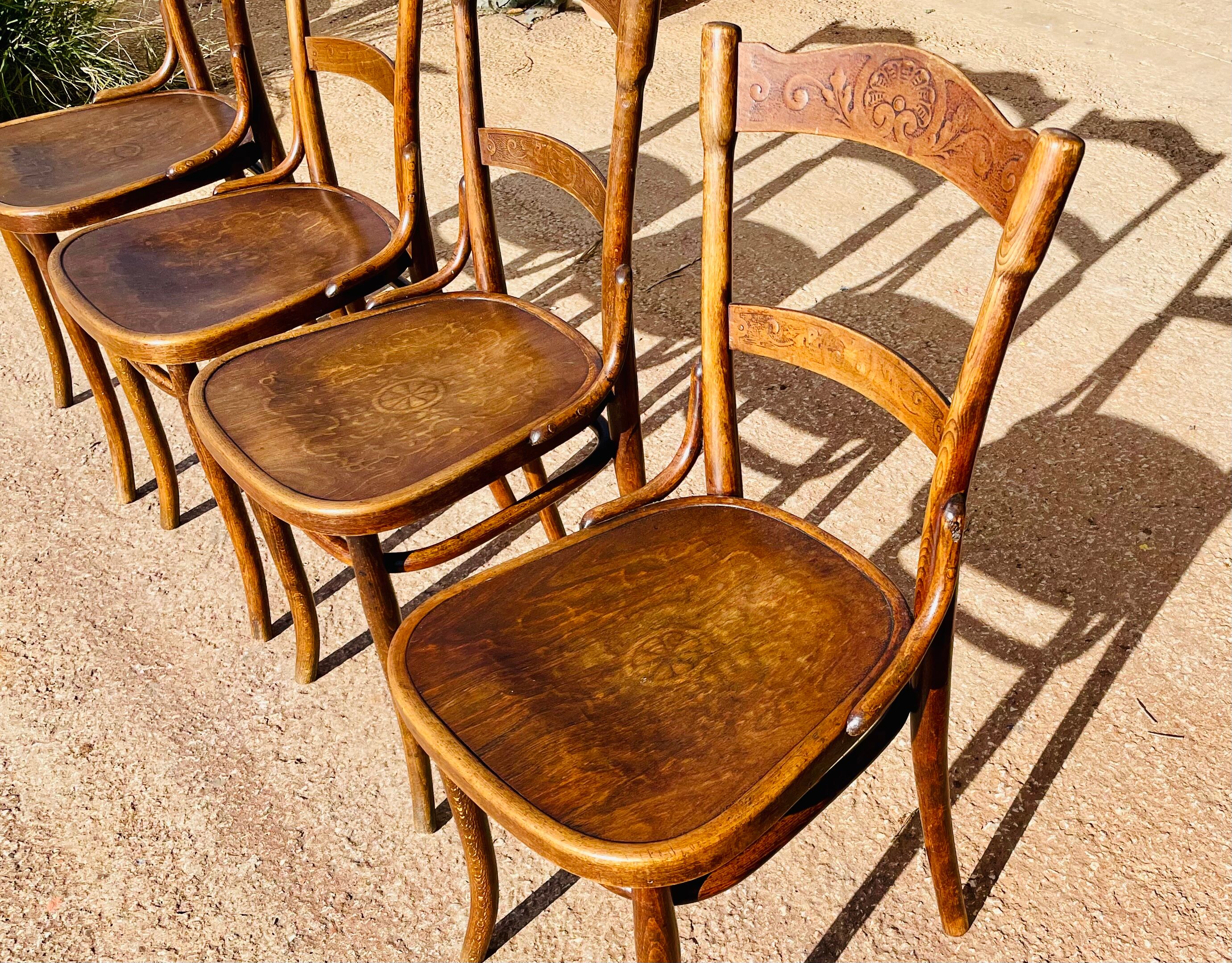 Suite of 4 Thonet chairs 1900