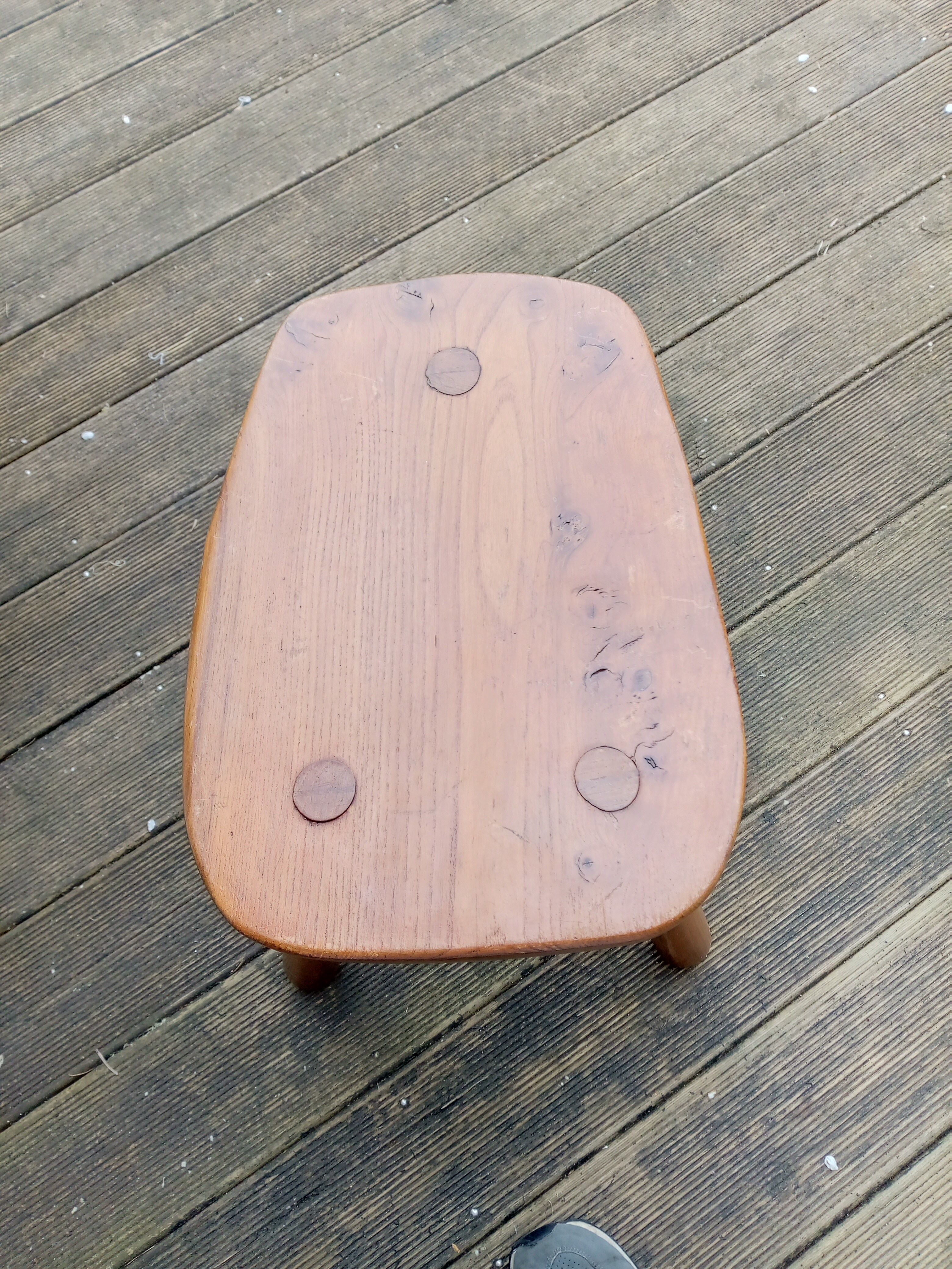 Tabouret de traite tripode brutaliste en frêne