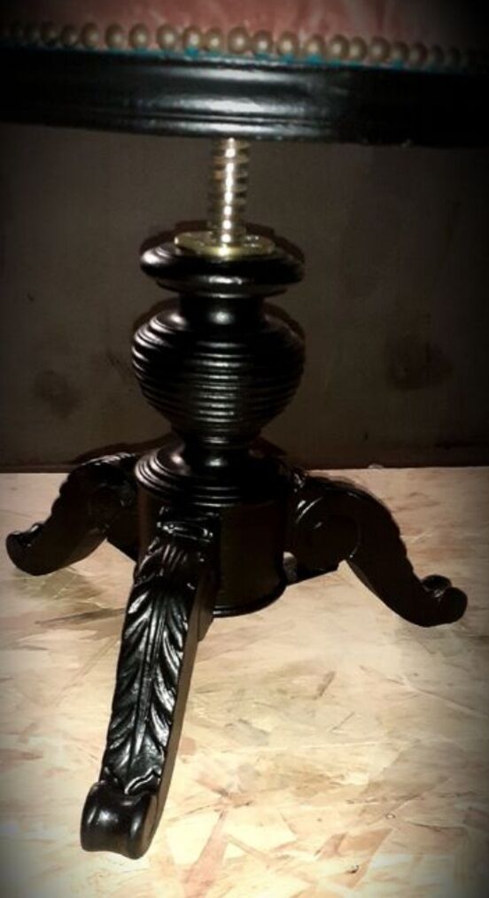 Napoleon III piano stool