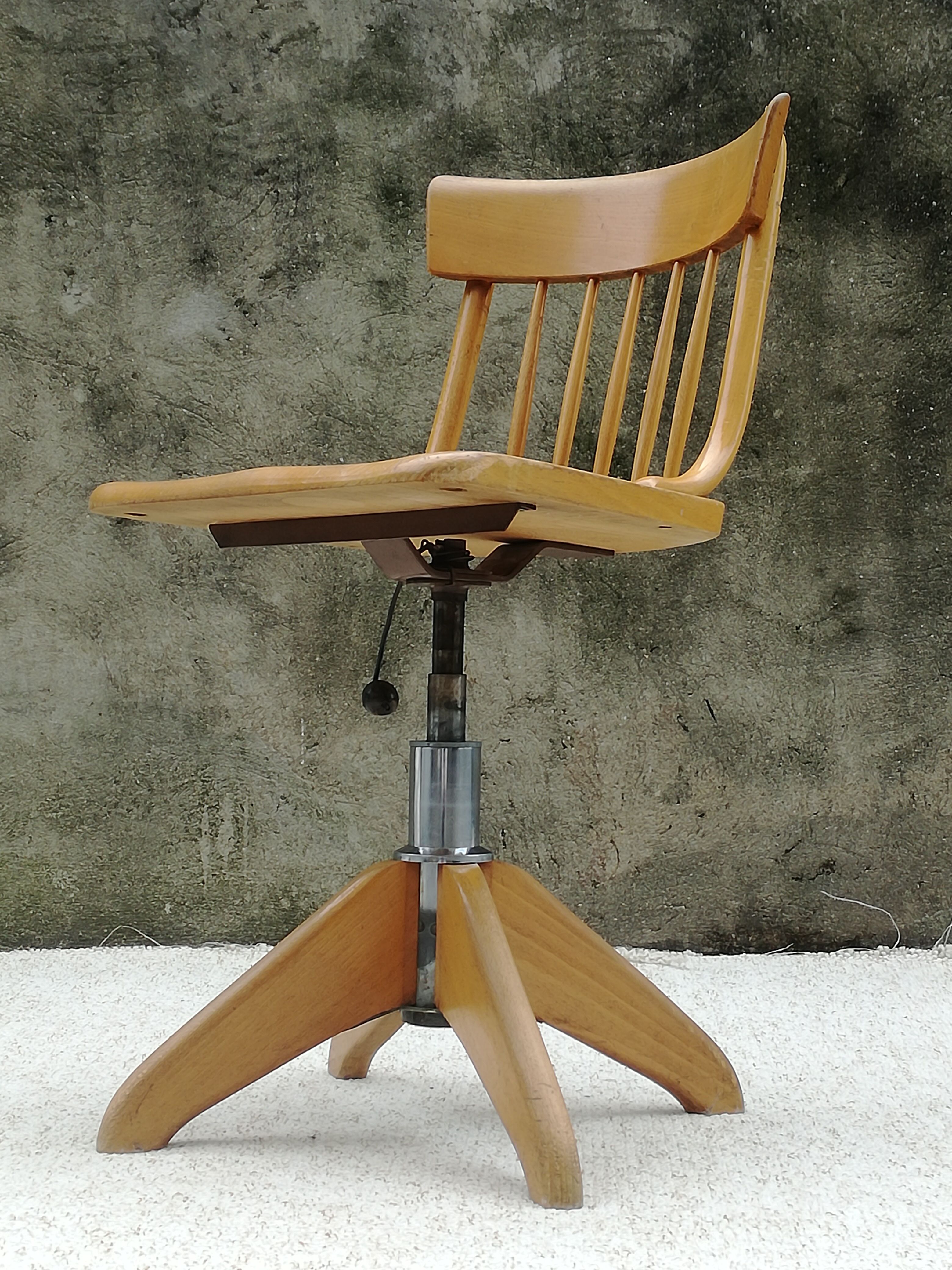 Stoll office chair, swivelling and adjustable in height