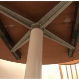 Cast-iron tulip-footed table