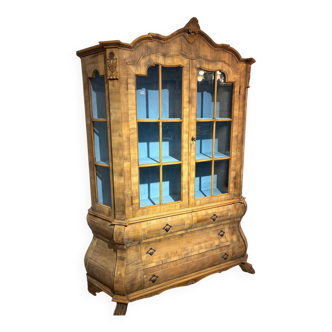 Old Dutch-style display cabinet