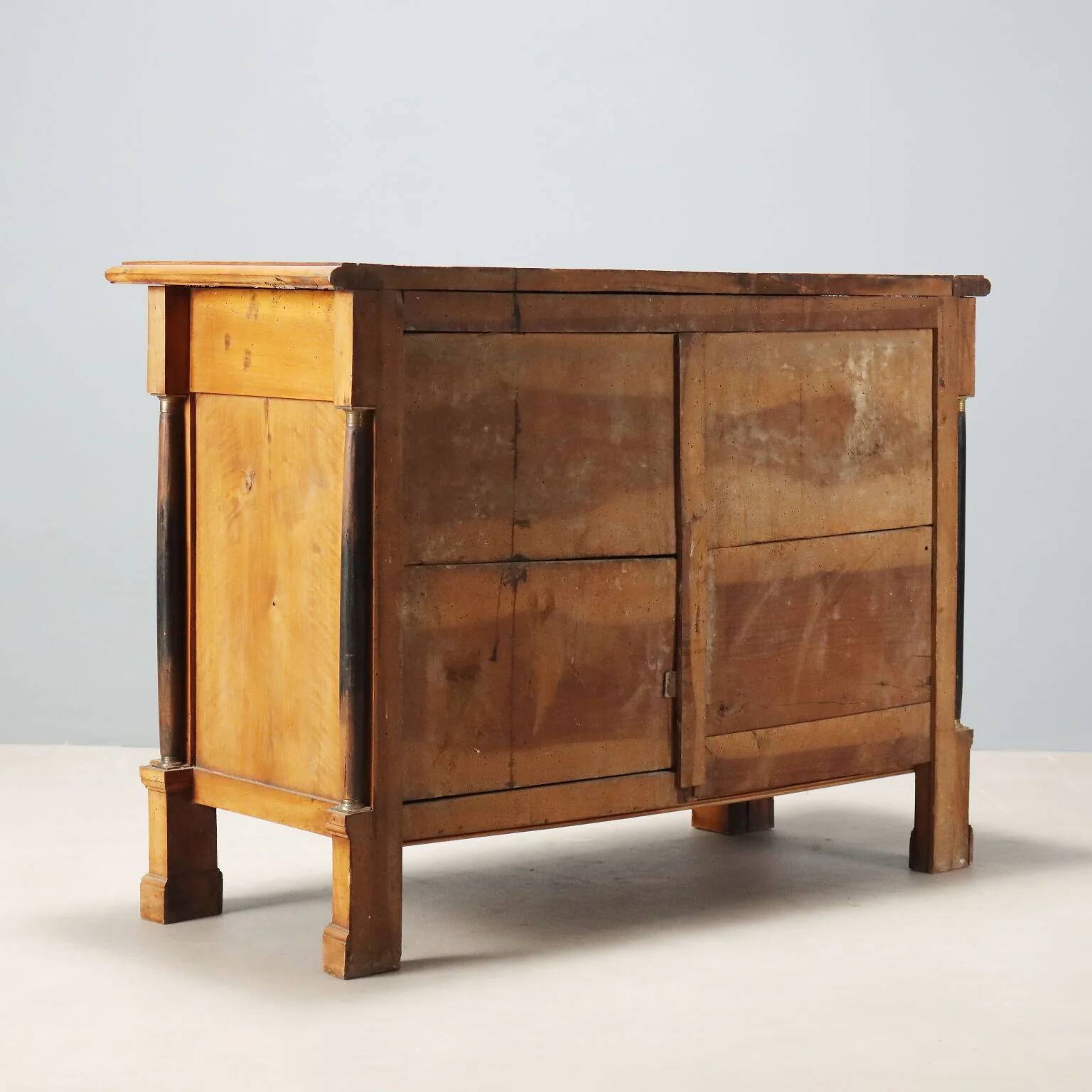 Commode Napoléon III en noyer - Italie fin XIXe siècle