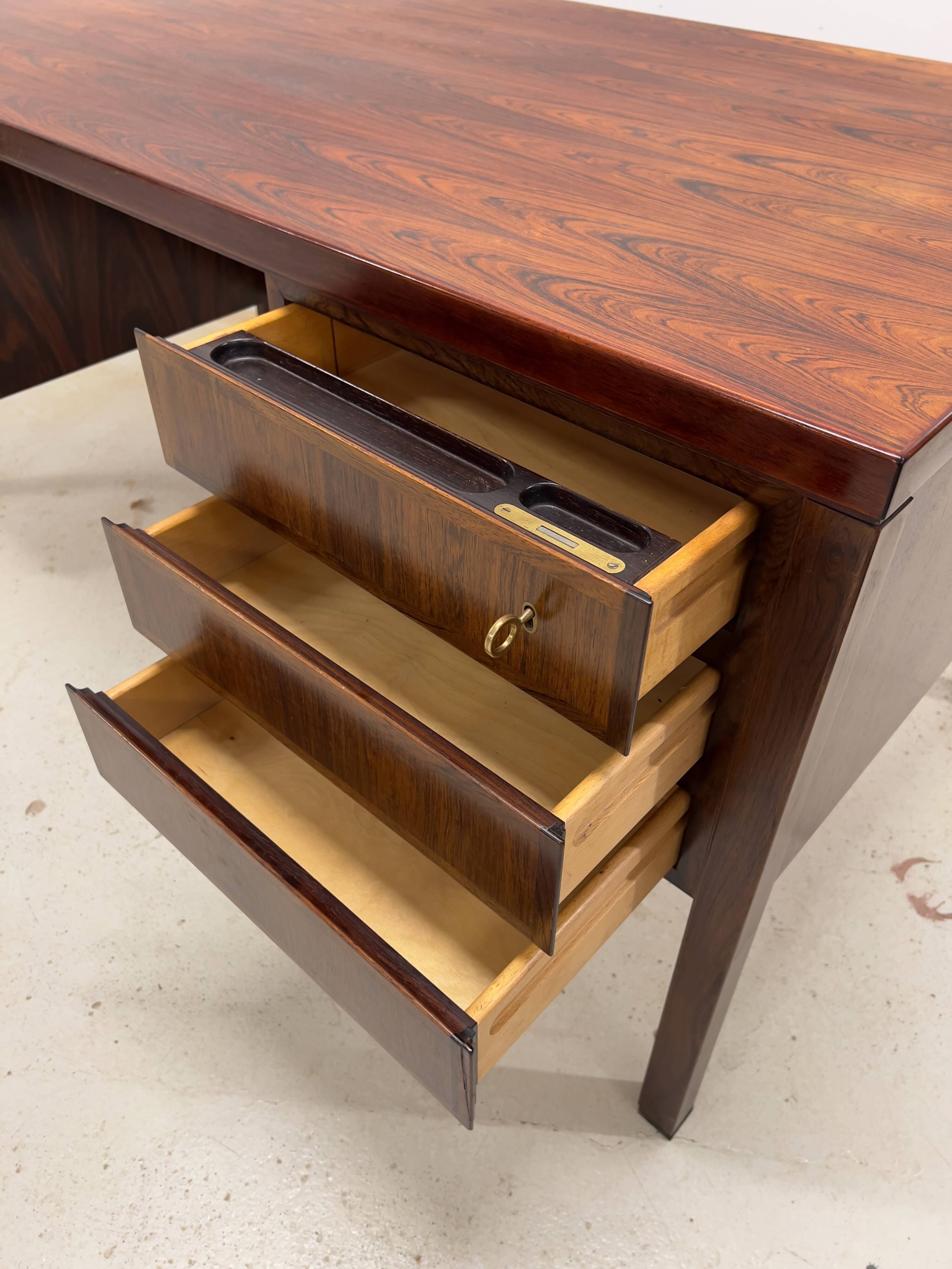 Gunni Omann Model 77 Rosewood Desk, 1960s.