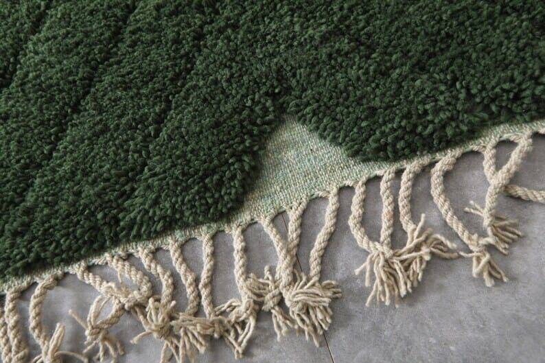 Handmade pure wool rug, size 200x300 cm.