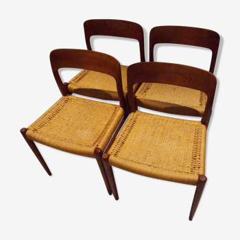 Chaises danoises teck modèle 75 de Moller 1960