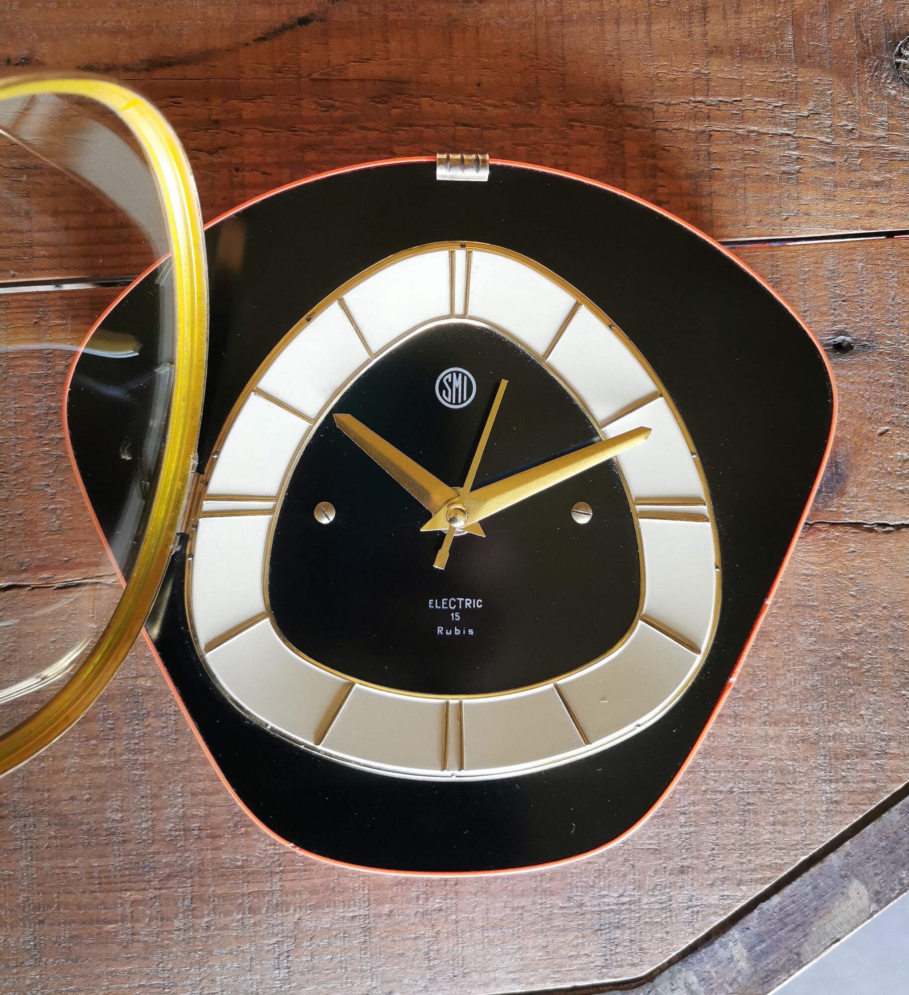 Horloge formica vintage pendule murale silencieuse "SMI noir orange"