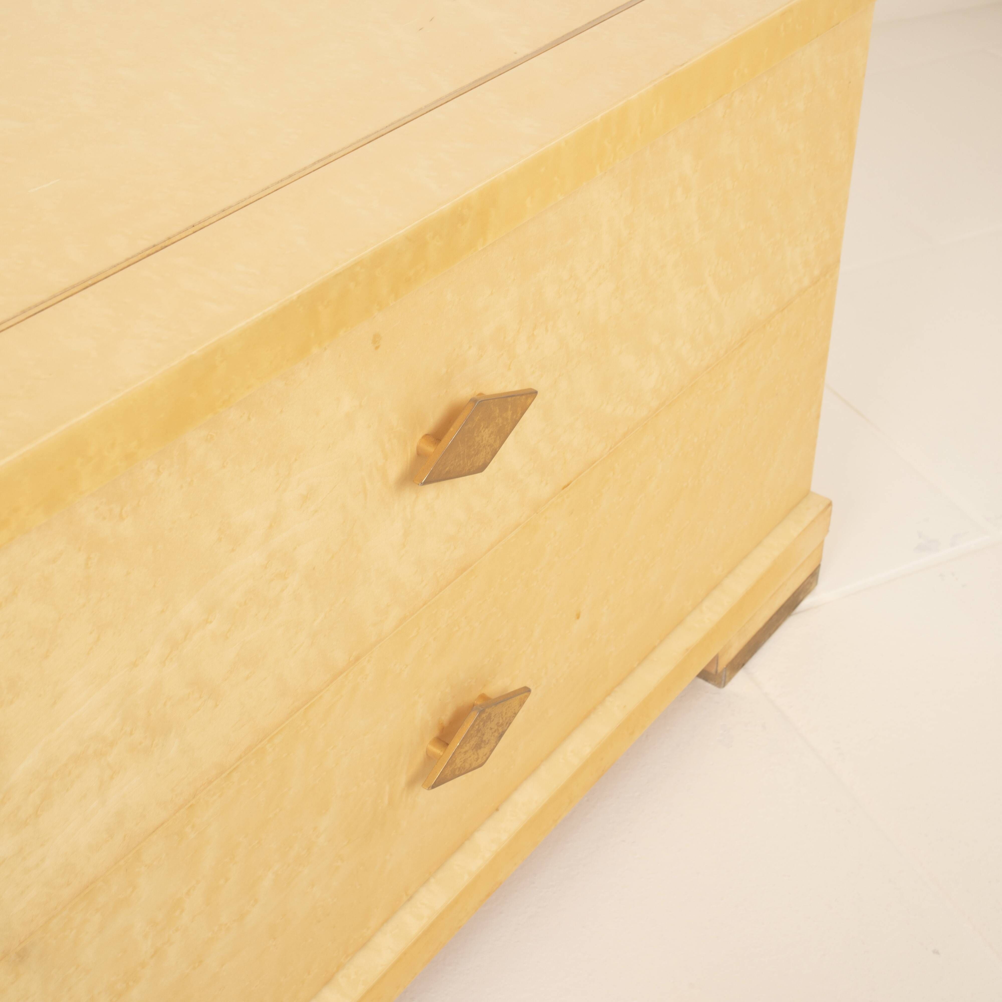 Gianluigi Gorgoni Italian Maple Burl and Brass Nightstands for Fratelli Turri