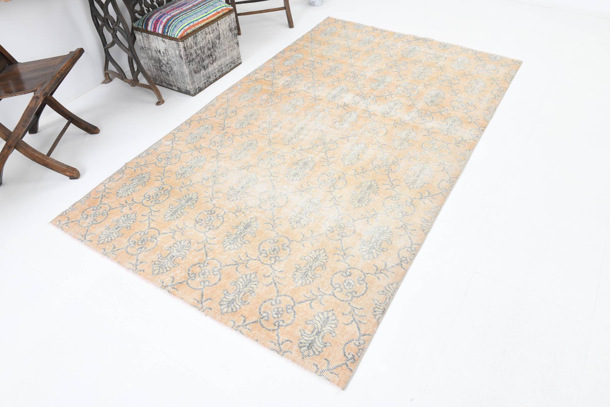 5x8 Shades Of Pale Orange Classic Turkish Vintage Rug, 140x238Cm SK 2296