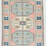 Grand tapis kilim 286x208, tons rose et bleu, motifs tribaux vintage