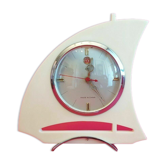 Réveil ancien mécanique horloge vintage en forme de voilier années 50 - 60