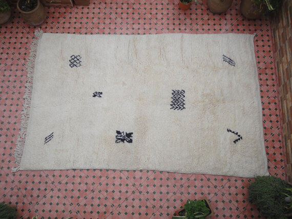 Beni Ouarin carpet 307 x 191 cm