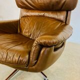 Chaise œuf pivotante en cuir danoise vintage des années 1970 par Bramin