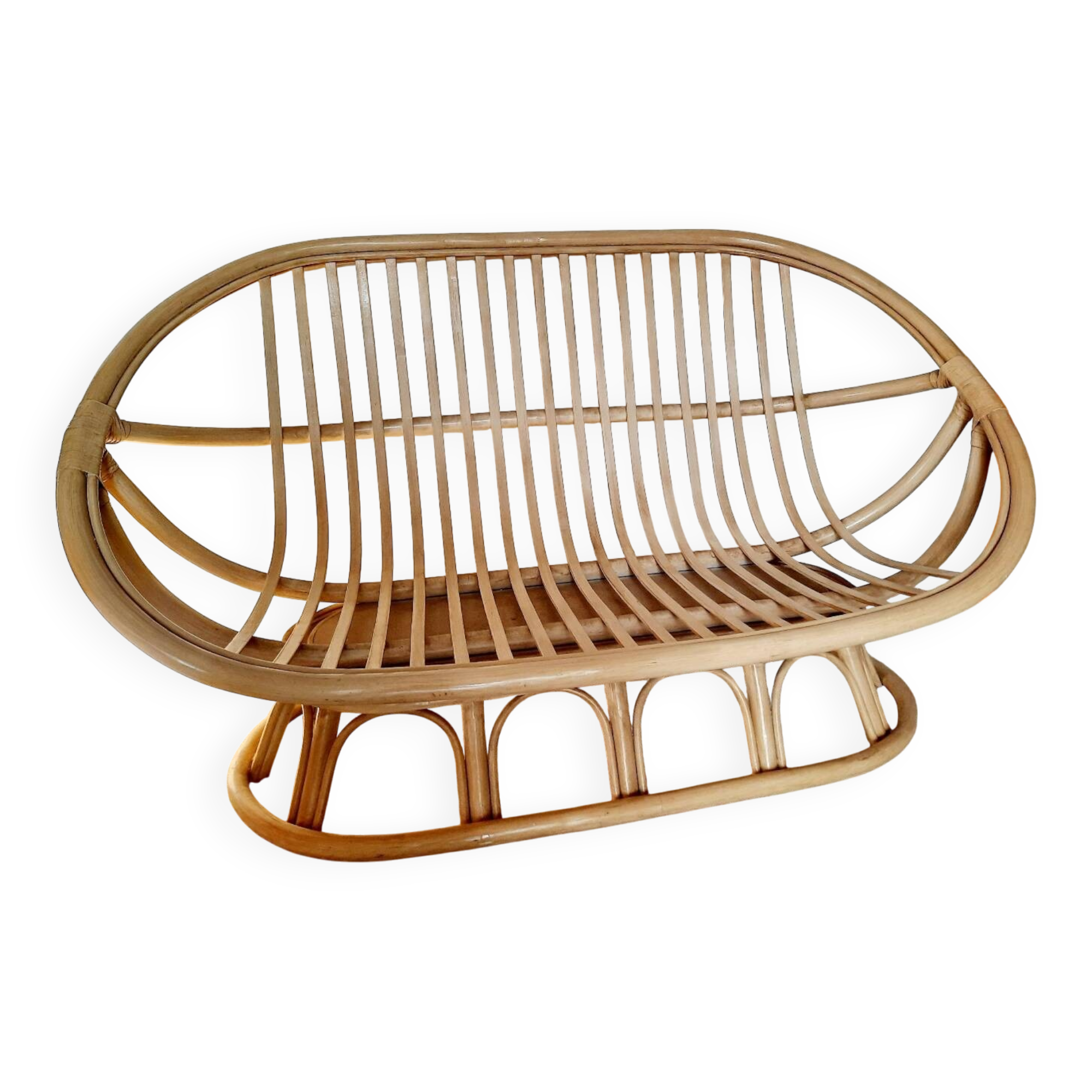 Vintage bohemian rattan canapé from the 60s and 70s.