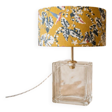 Lampe vintage en pavé de verre et abat-jour fleuri moutarde