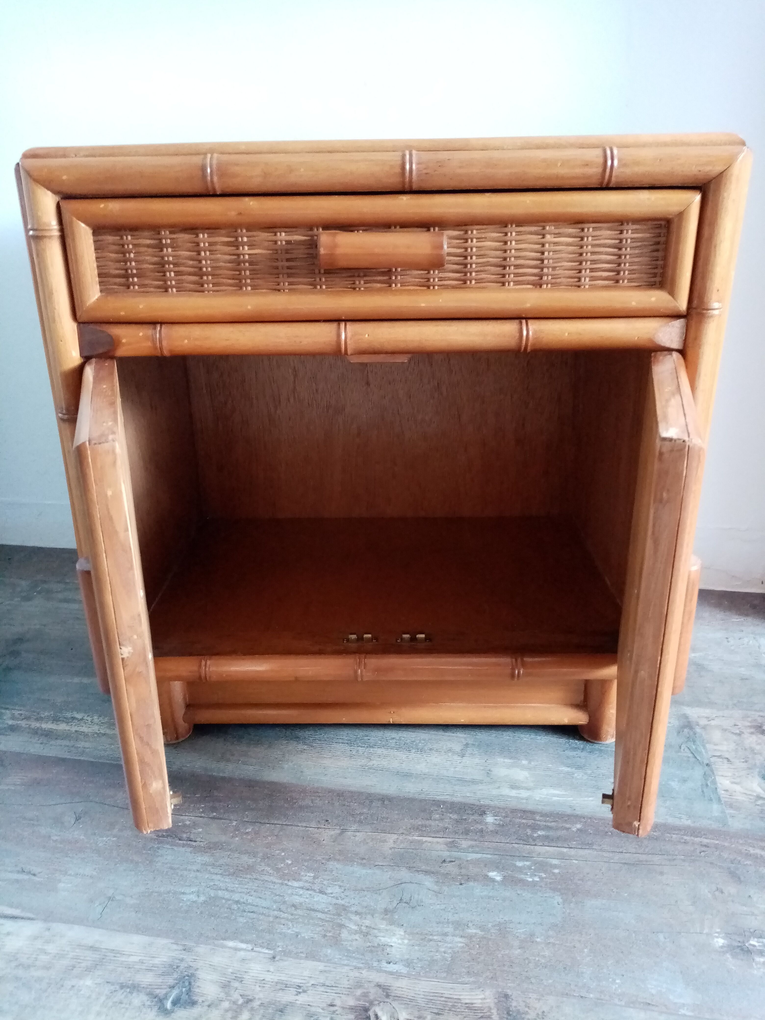 Bamboo and rattan auxiliary furniture