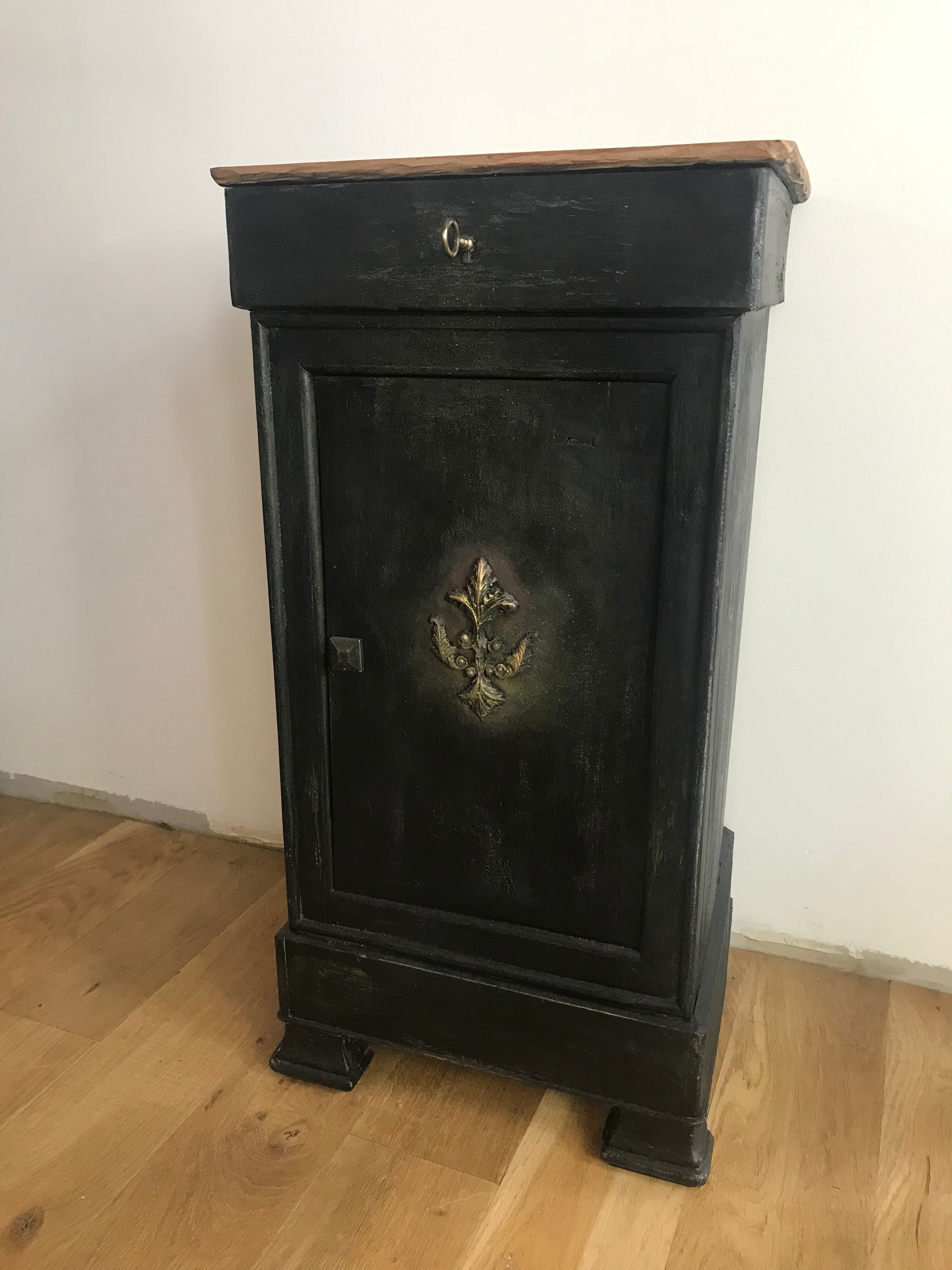 Bedside table vintage carved wood badge drawer holder black old wood