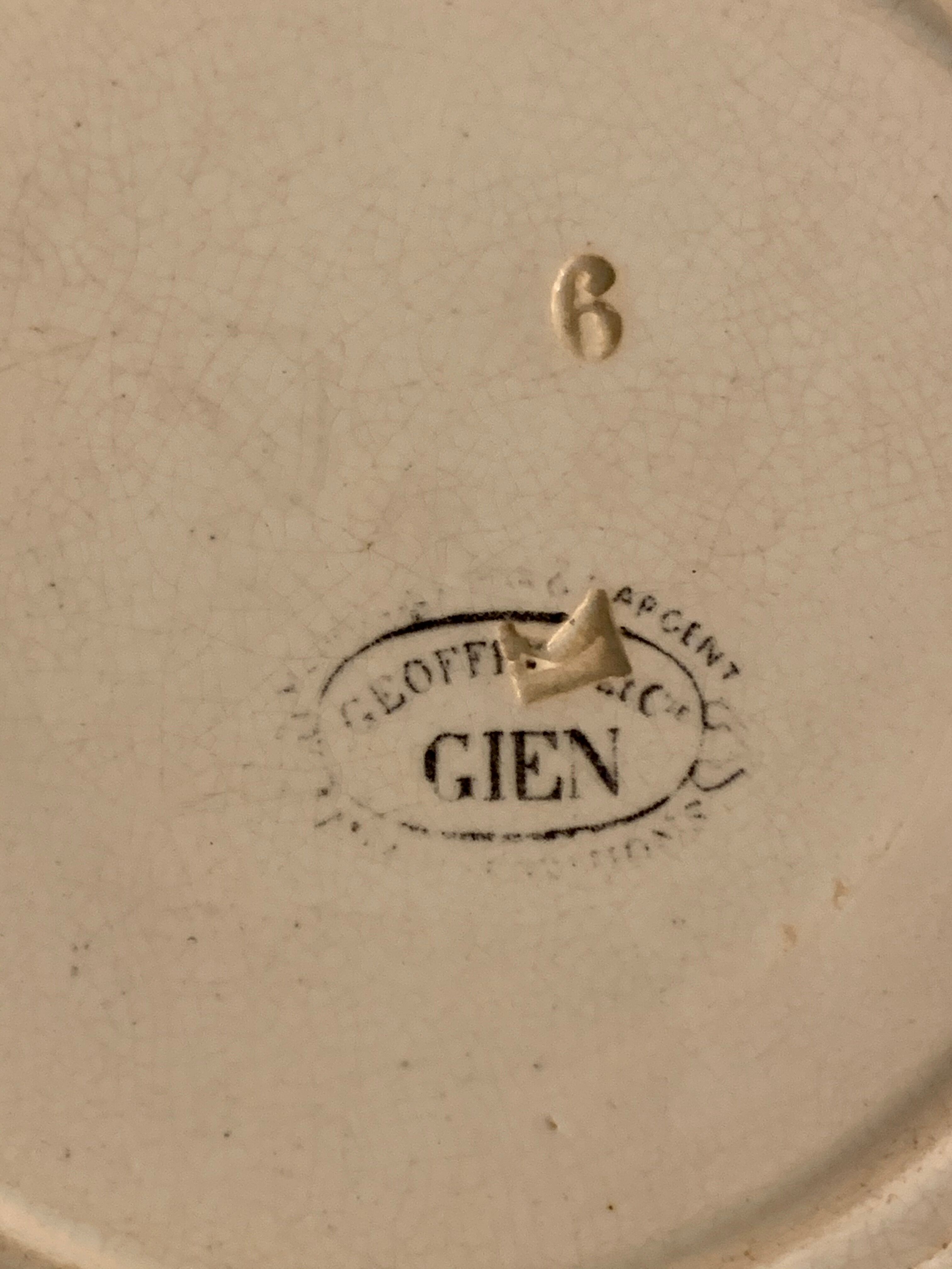 Dessert plate on partridge hunting, Gien 19th century