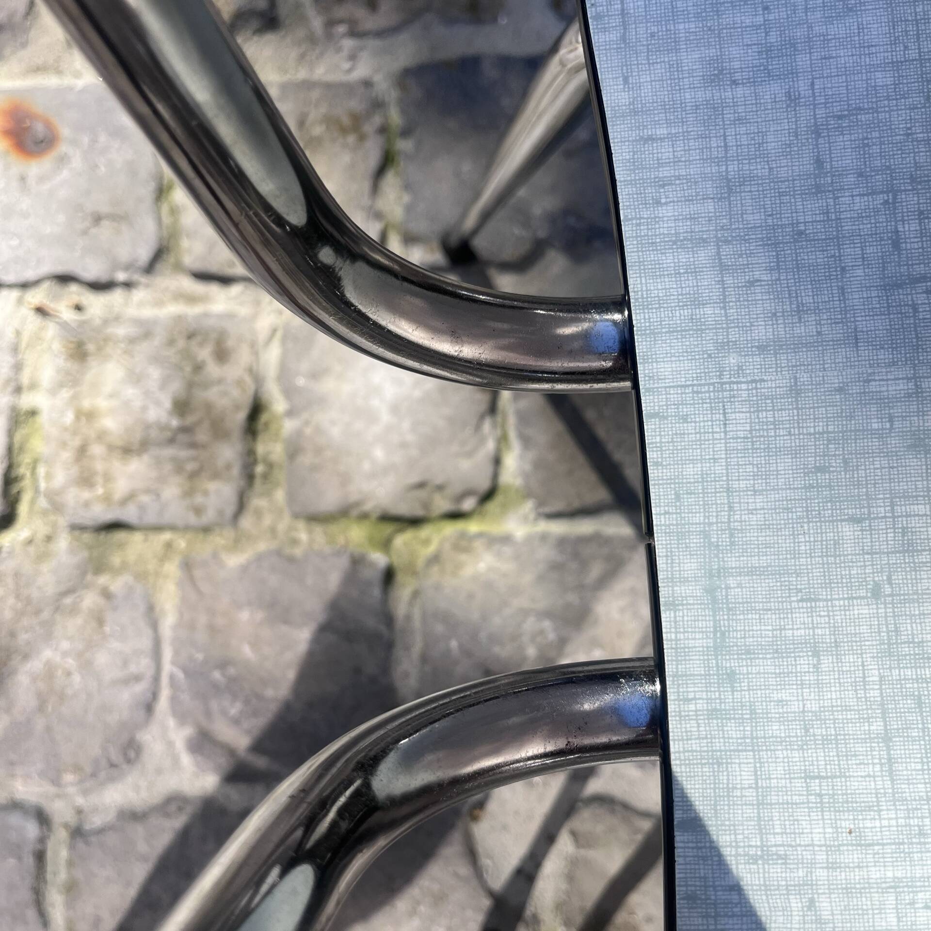 4 chaises en formica