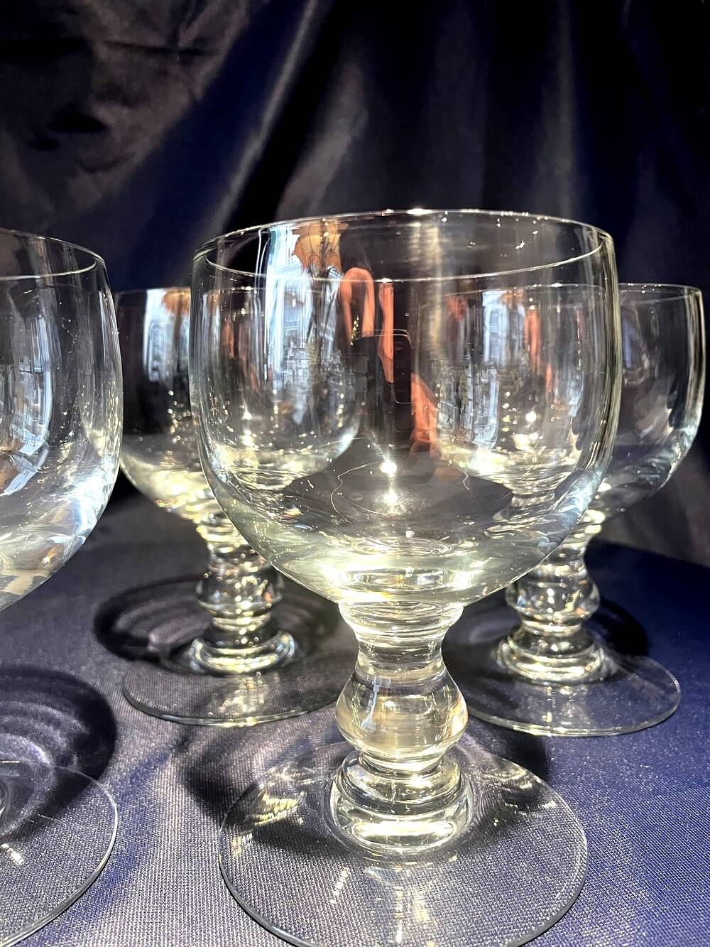 Set of 4 crystal stemmed red wine glasses