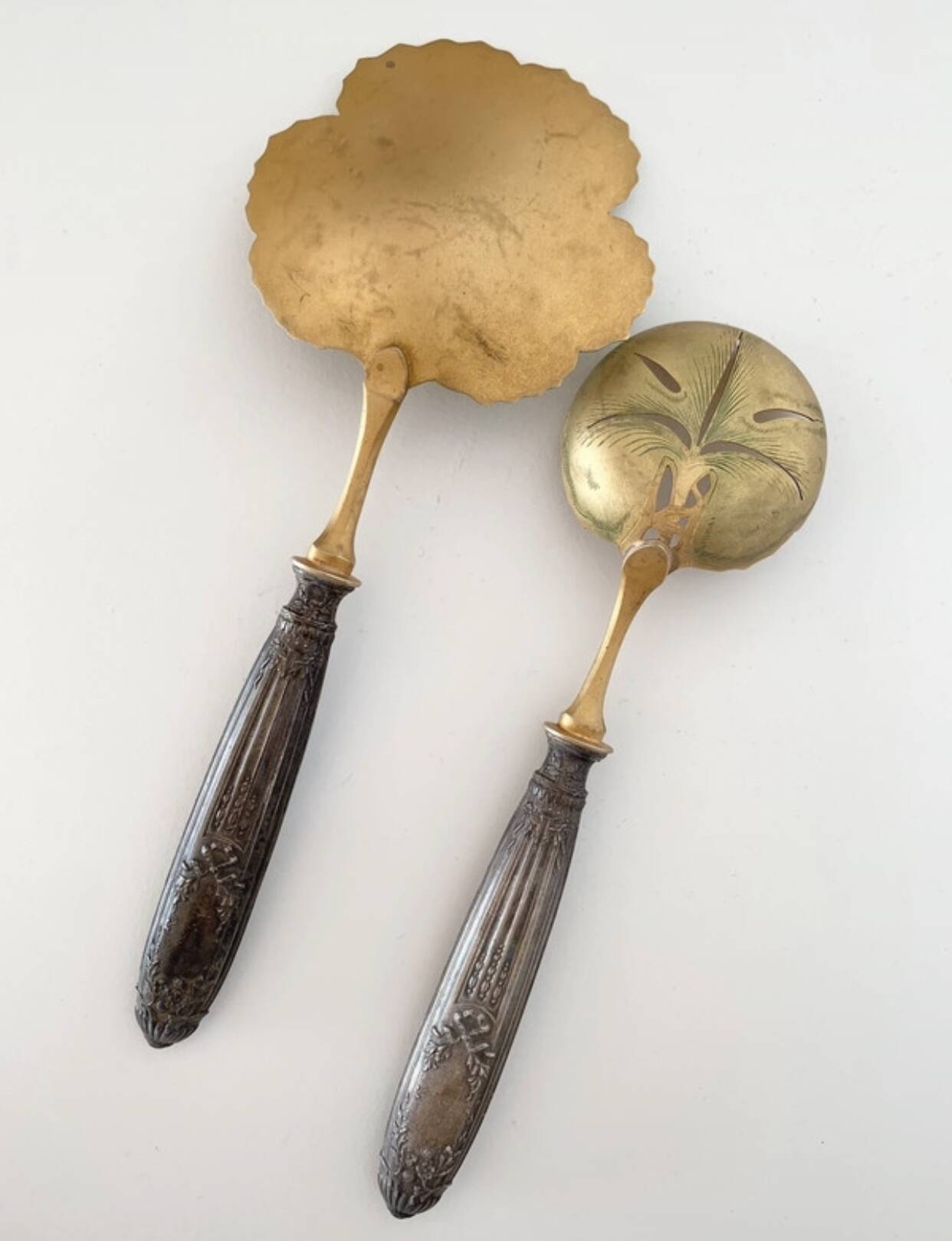 Silver-plated service cutlery with 950 thousandths and gold metal.