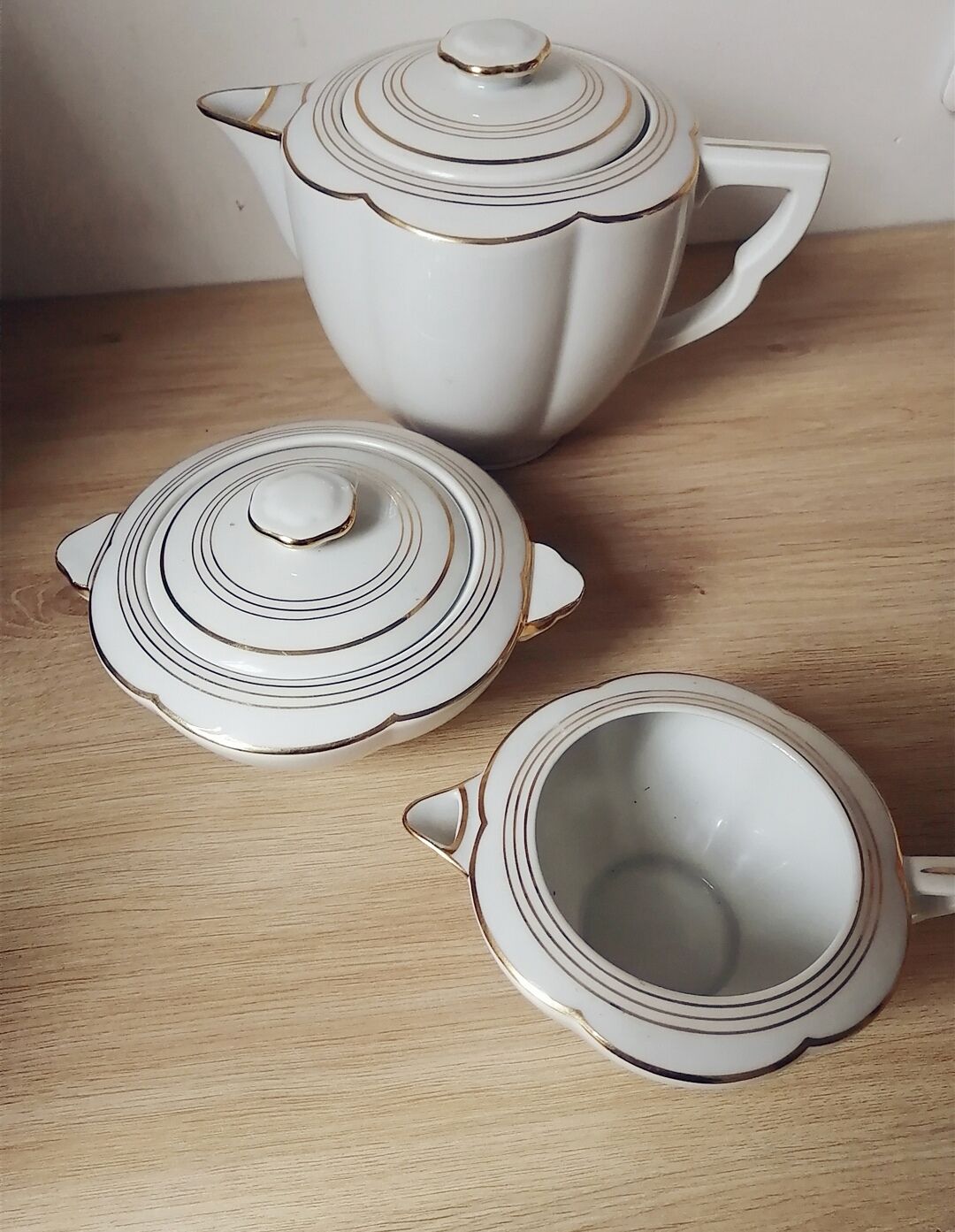 Art Deco teapot, sugar bowl and creamer