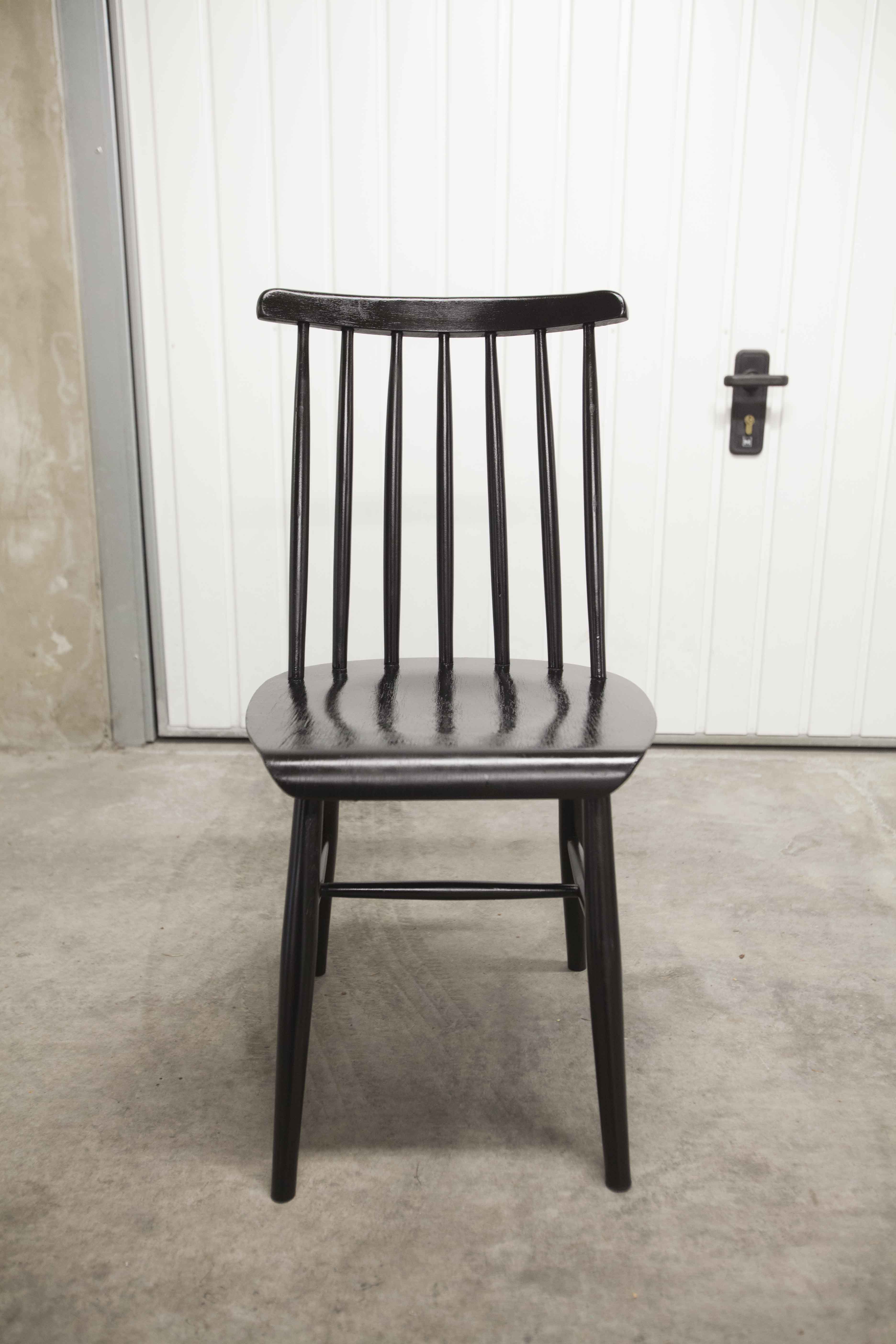 Chair model Fanett by Ilmari Tapiovaara