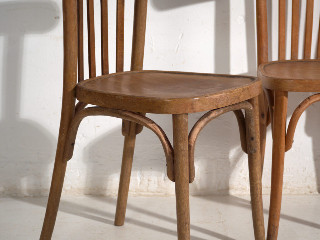 Pair of Thonet-style chairs in bentwood with low backrest – Central Europe, circa 1920
