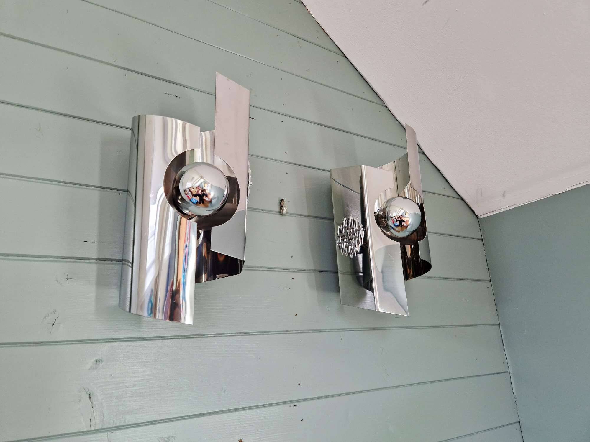 Paire d'appliques murales Space Age en métal chromé, 1970