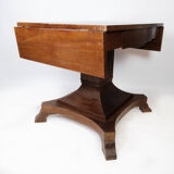 Dining table of mahogany from around the 1920s