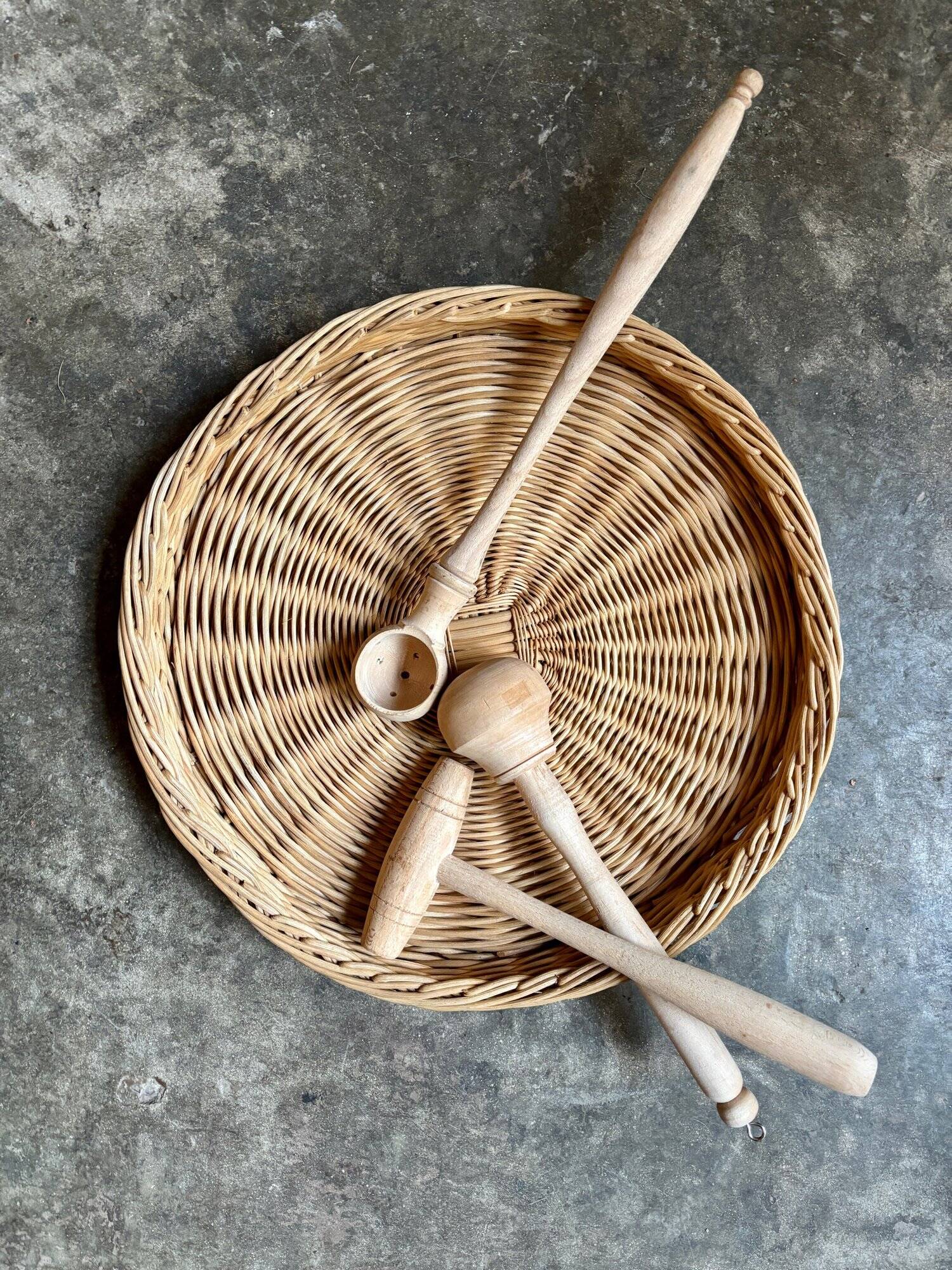 Woven wicker tray ⌀ 40 cm