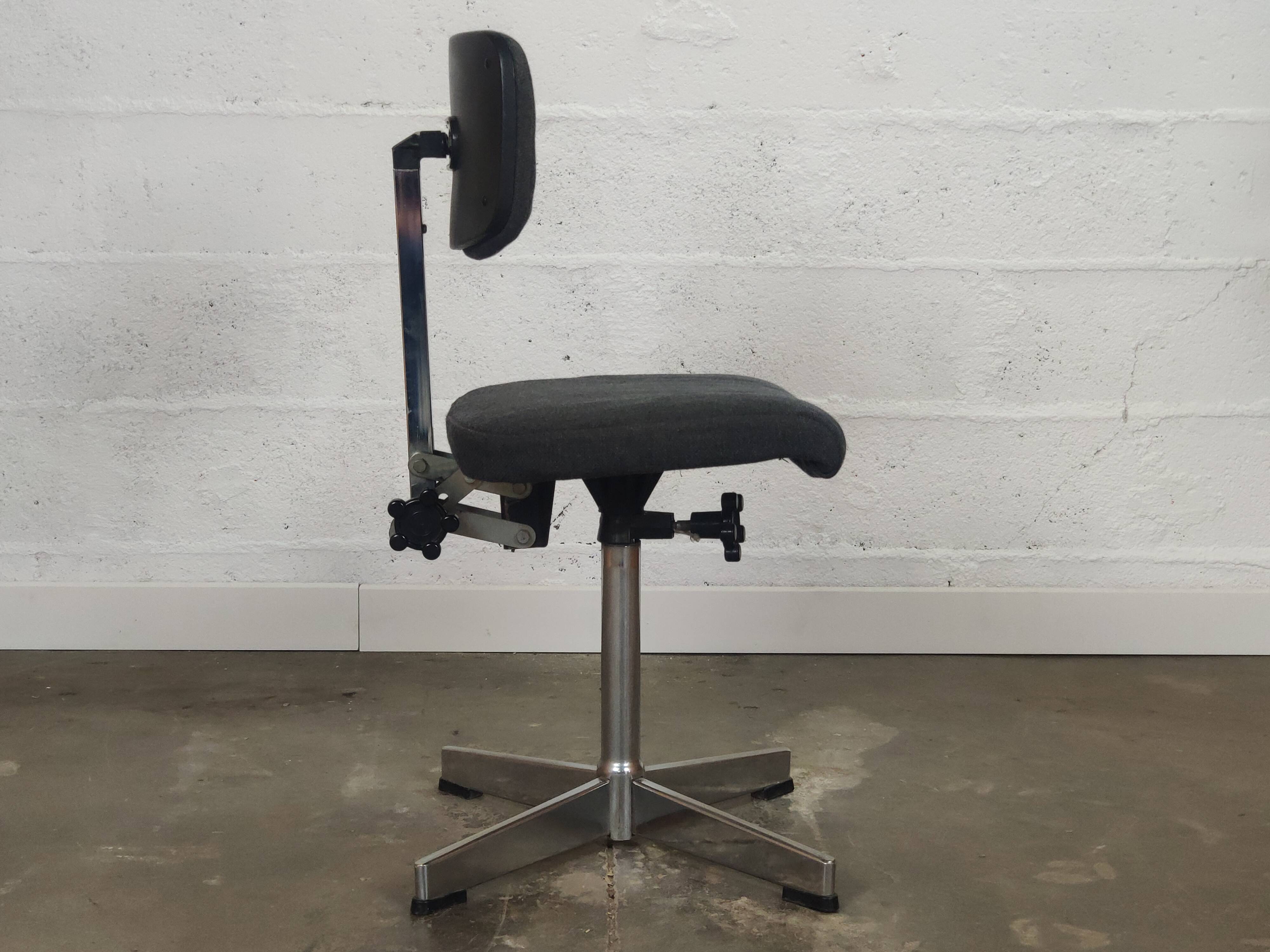 Chaise industrielle Cannone circa 60