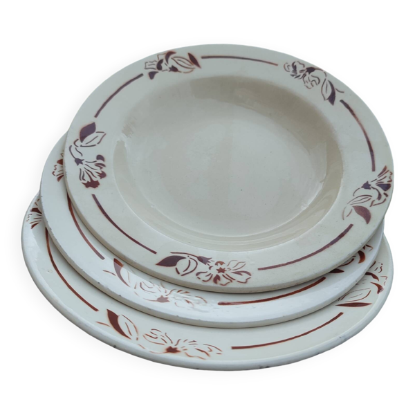 Ensemble de trois assiettes creuses hbcm modèle narcisse