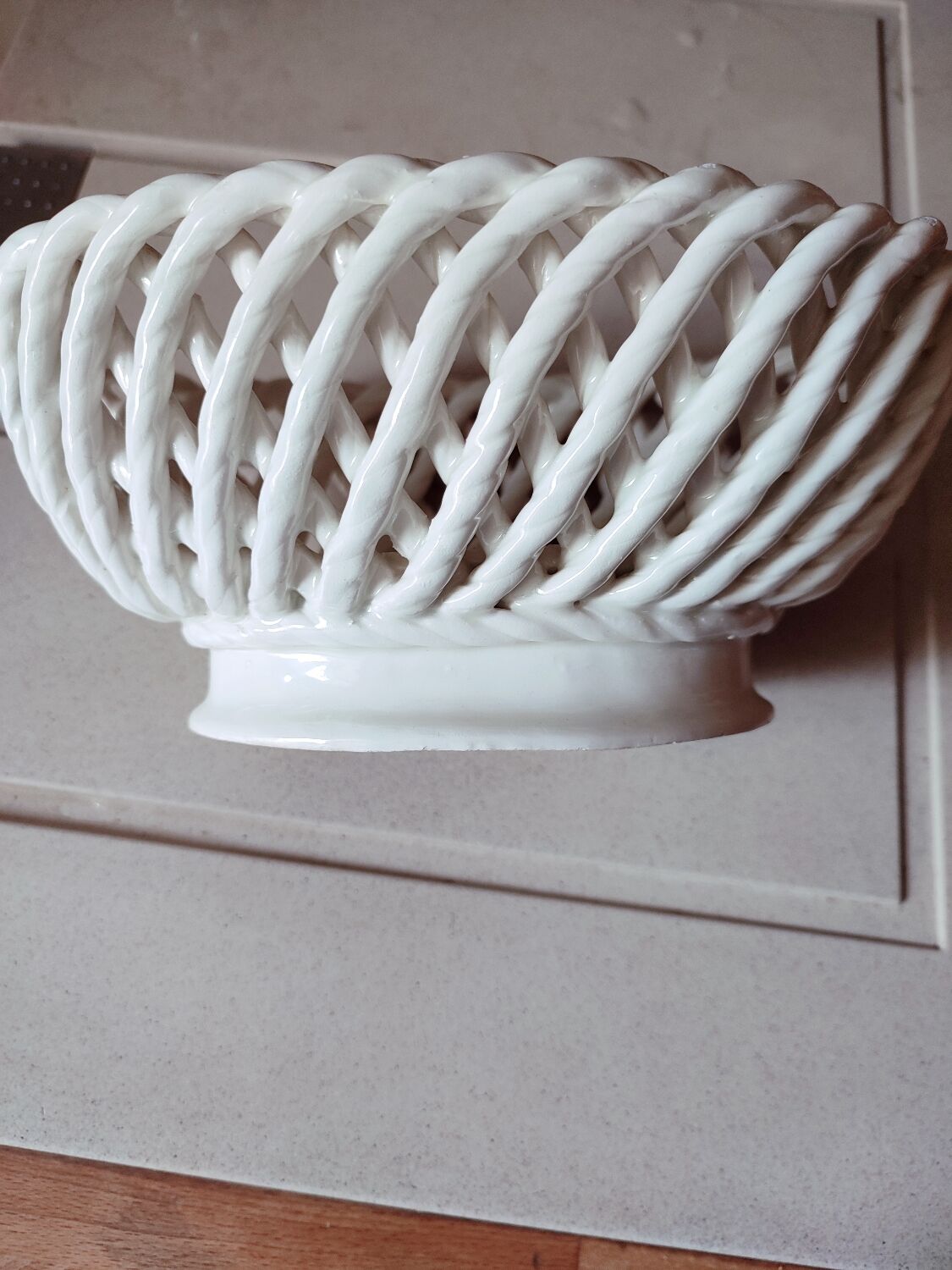 Braided earthenware cup