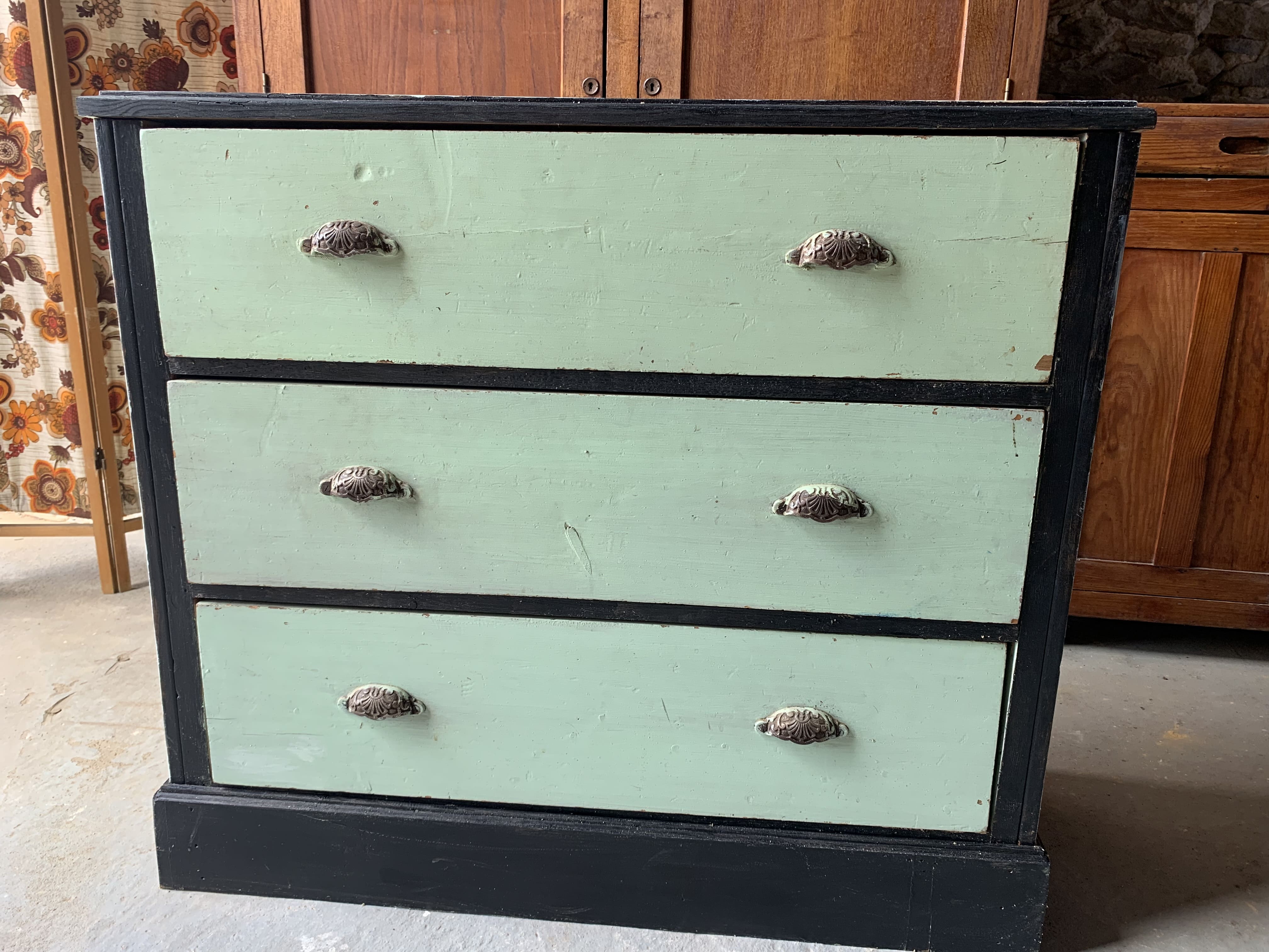Green chest of drawers 3 drawers