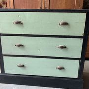 Green chest of drawers 3 drawers