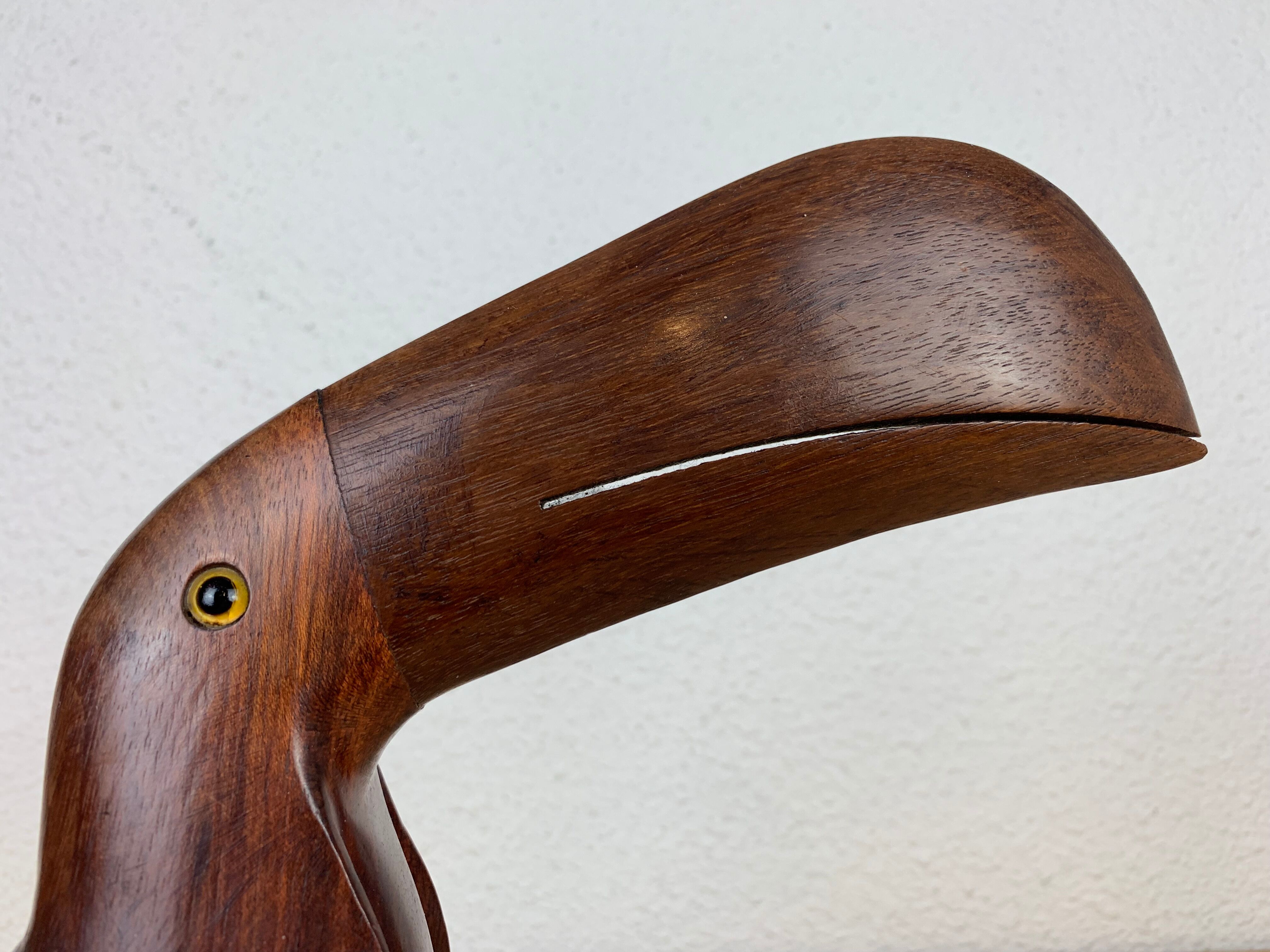 Letter door toucan Scandinavian wood sculpture