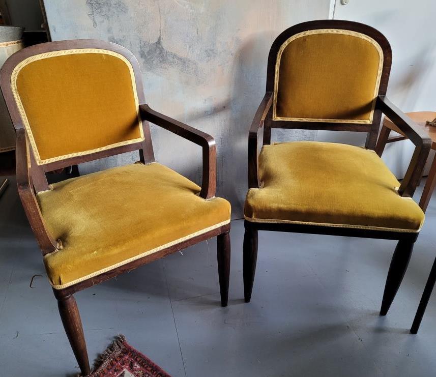 Wide and comfortable bridge chair