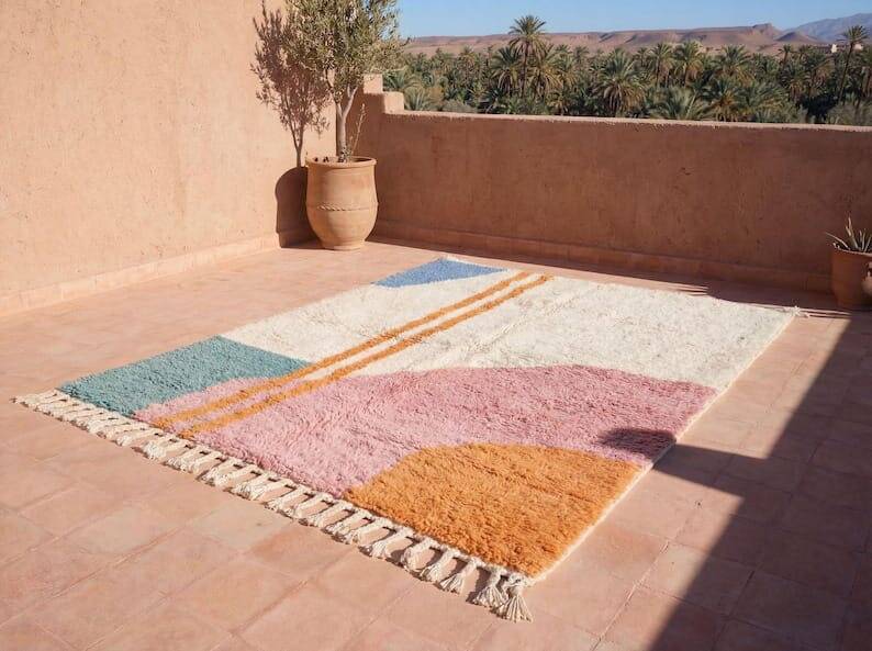 Traditional handwoven Beni Ourain rug from the Atlas, size 1.5/2.5 m.