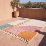 Traditional handwoven Beni Ourain rug from the Atlas, size 1.5/2.5 m.