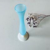 Vase ancien en opaline bleue et blanche